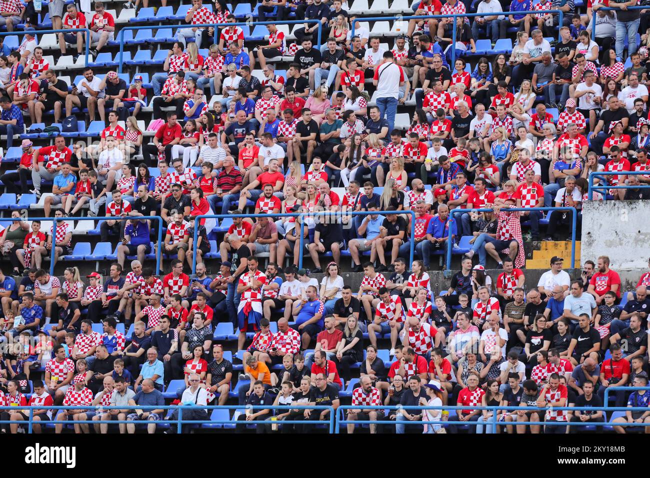 OSIJEK, CROATIE - JUIN 03: Fans devant la Ligue des Nations de l'UEFA Un match du Groupe 1 entre la Croatie et l'Autriche à Stadion Gradski vrt sur 3 juin 2022 à Osijek, Croatie. Photo: Dubravka Petric/PIXSELL Banque D'Images