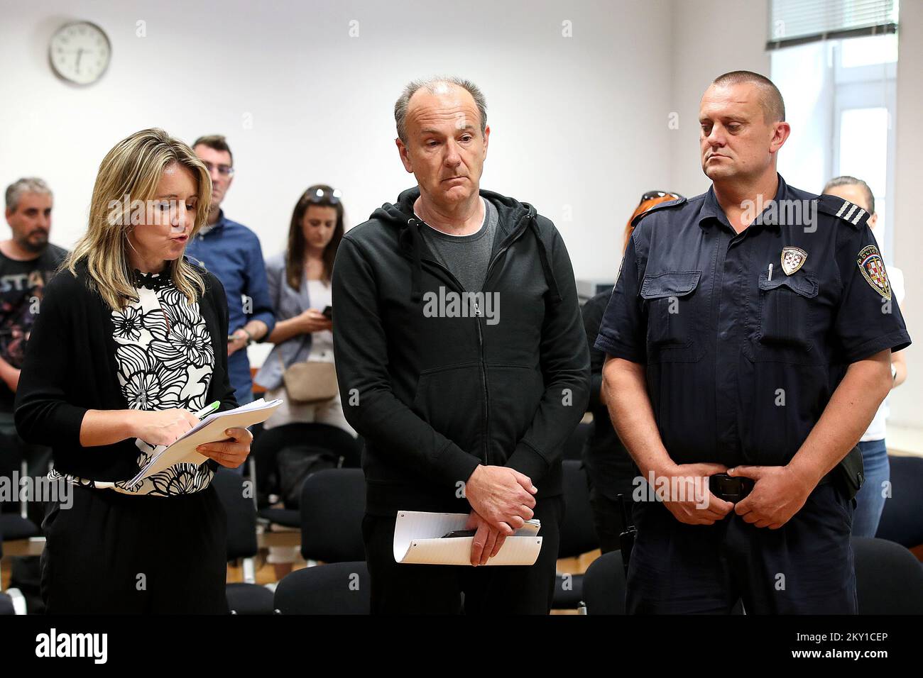 Harald Kopitz, accusé d'avoir tué ses trois enfants, écoute le verdict rendu devant le tribunal pénal municipal de Zagreb, en Croatie, sur 7 juin 2022. Un autrichien de 56 ans a tué ses trois enfants dans son appartement de Zagreb à la fin de septembre de l'année dernière. Le tribunal a reconnu Harald Kopitz coupable du meurtre d'enfants et l'a condamné à 50 ans de prison. Photo: Goran Stanzl/PIXSELL Banque D'Images