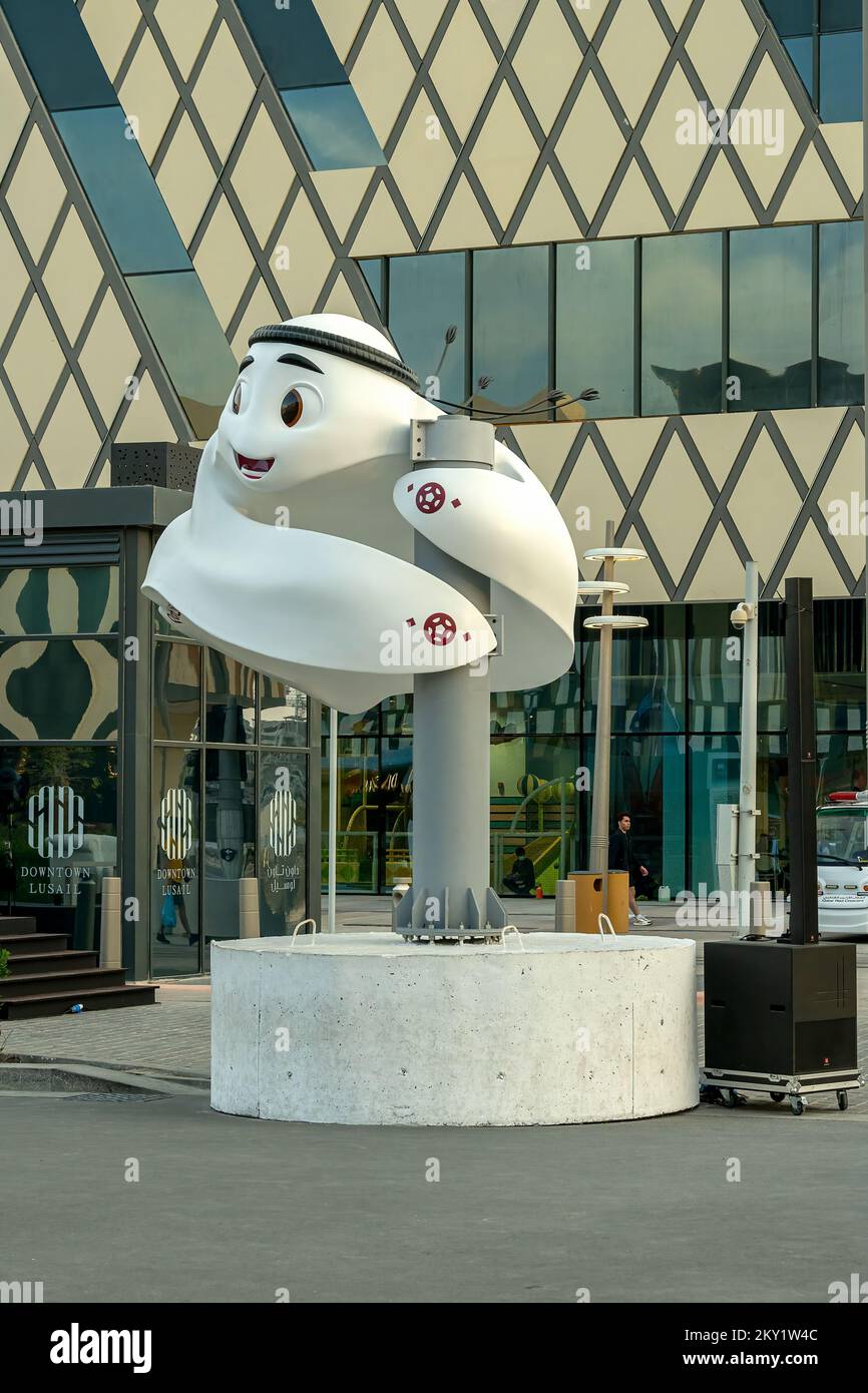 La mascotte officielle de la coupe du monde de la FIFA 2022 Laeeb, Lusail Boulevard, Doha Qatar. Banque D'Images