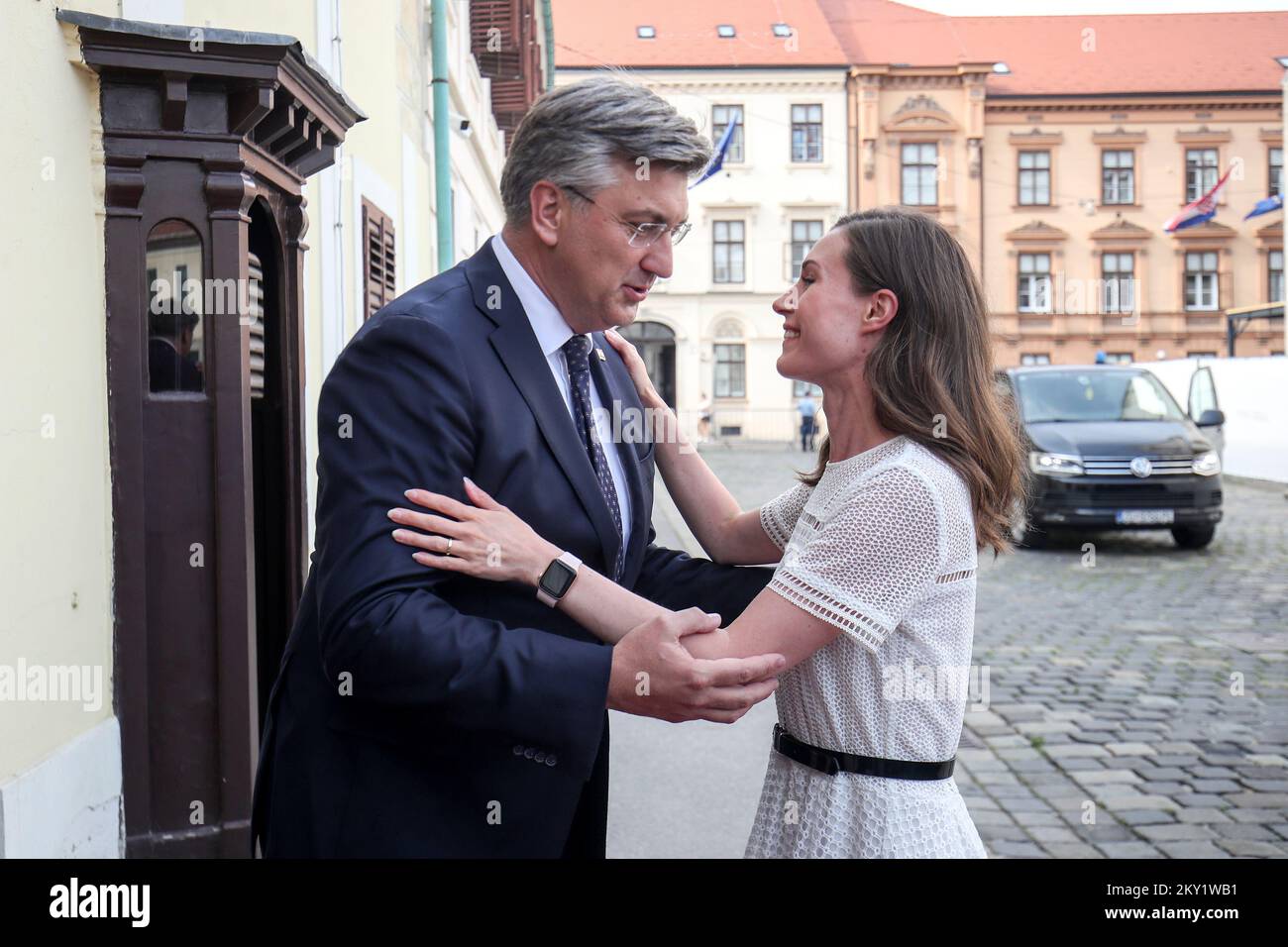 Le Premier ministre croate Andrej Plenkovic a reçu Sanna Marin, Premier ministre de Finlande lors de sa visite officielle en République de Croatie. Elle a été reçue par le Premier ministre Andrej Plenkovic à Banski dvori, à Zagreb, en Croatie, sur 21 juin 2022. Photo: Igor Kralj/PIXSELL Banque D'Images