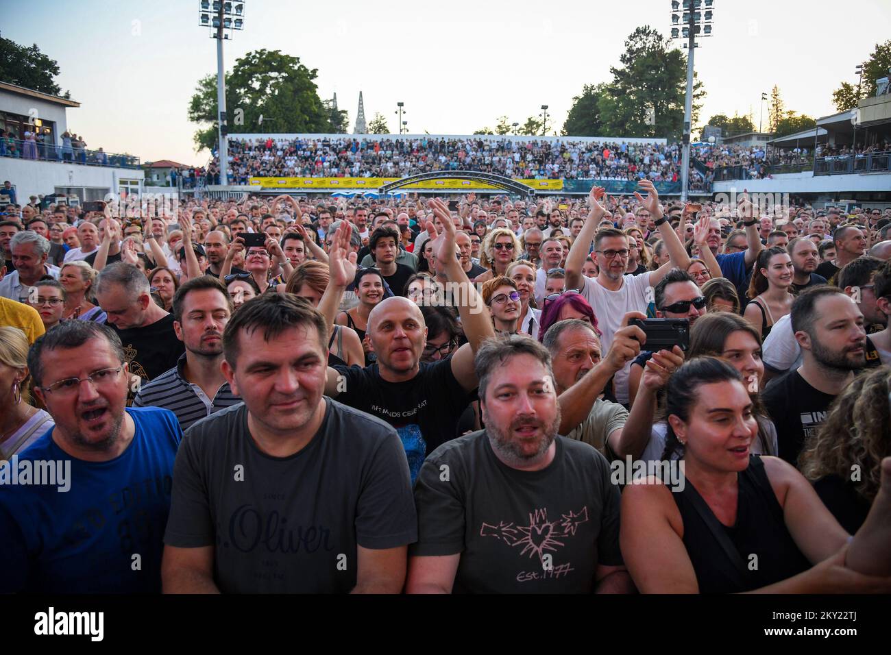 Le groupe de rock écossais simple Minds se produit lors d'un concert à SRC Salata, à Zagreb, Craotia, sur 30 juin 2022. Photo: Josip Regovic/PIXSELL Banque D'Images