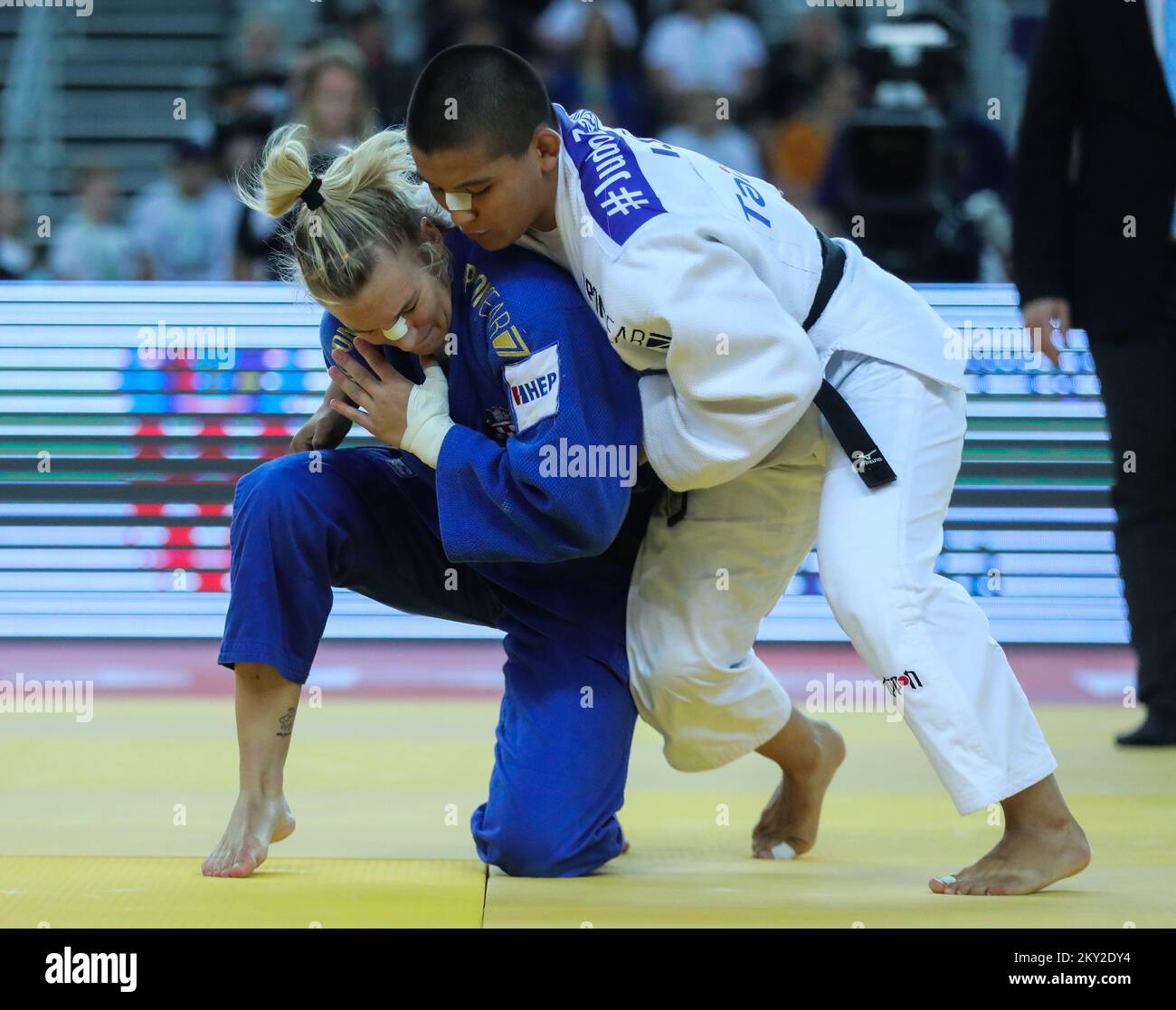 Lara Cvjetko de Croatie lutte contre ai Tsunoda Roustant de Spanjolska dans la catégorie des femmes jusqu'à 70kg au cours du Grand Prix mondial de l'IJF à Zagreb Arena, à Zagreb, en Croatie, sur 16 juillet 2022. Photo: Zeljko Hladika/PIXSELL Banque D'Images