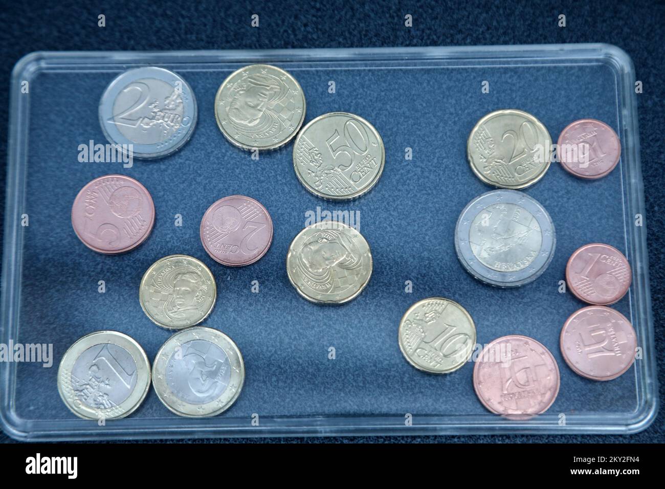 La production de pièces en euros croates a commencé à la monnaie croate, à Sveta Nedjelja, en Croatie, sur 18 juillet 2022. Photo: Zeljko Hladika/PIXSELL Banque D'Images