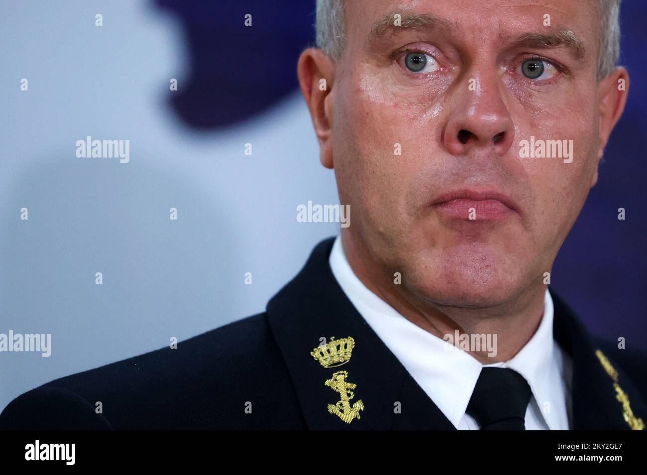 Le président du Comité militaire de l'OTAN, Rob Bauer, prend la parole lors d'une conférence de presse après une réunion avec le chef de la Défense des forces armées de Bosnie-Herzégovine, Senad Masovic, à Sarajevo, en Bosnie-Herzégovine, à 19 juillet 2022. Photo: Armin Durgut/PIXSELL Banque D'Images