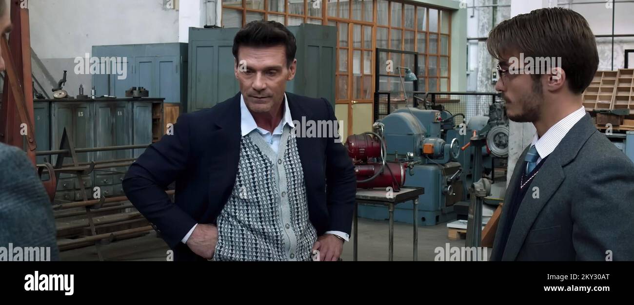 L'HOMME DERRIÈRE LA LÉGENDE, (alias à gauche