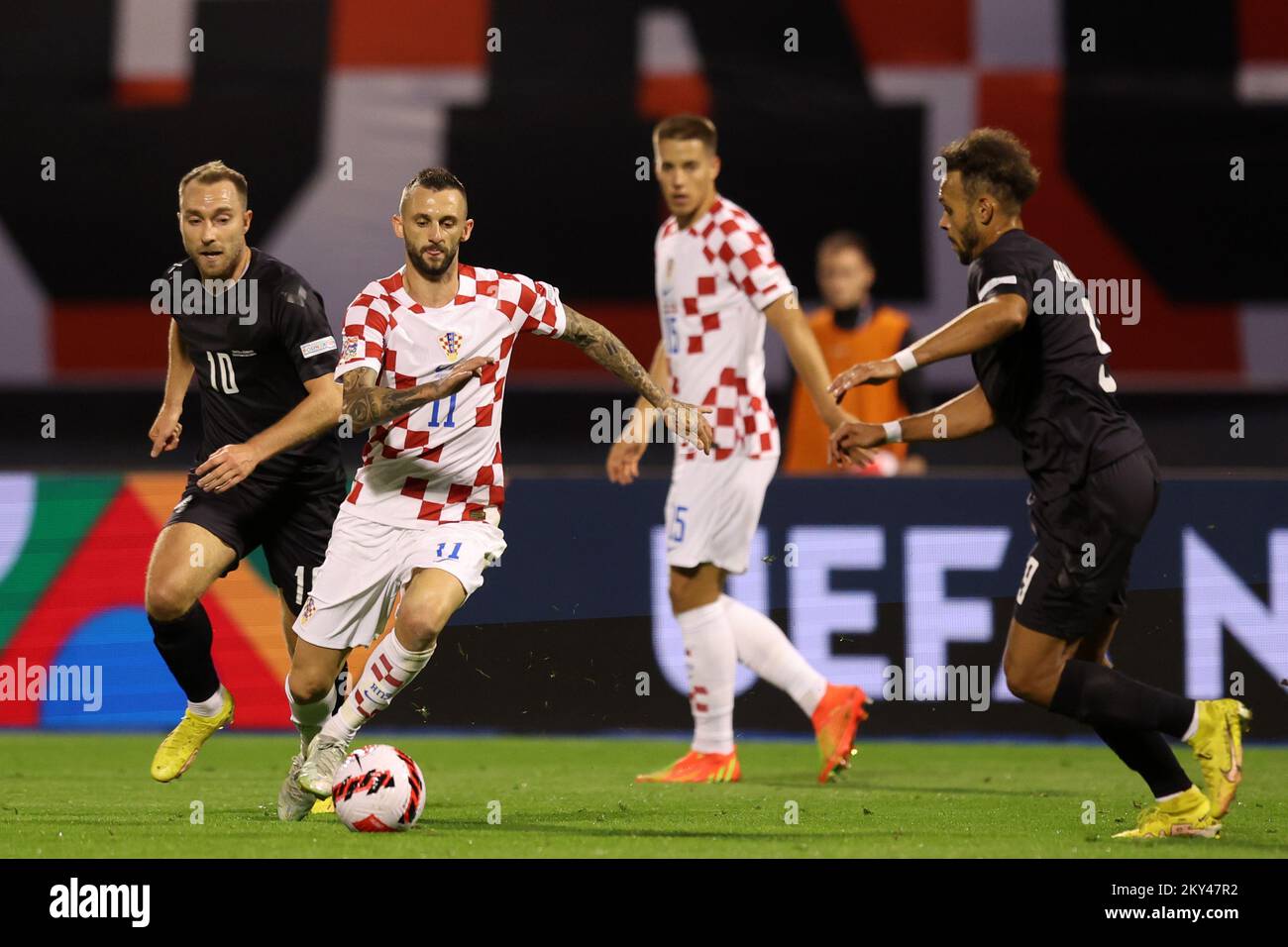 ZAGREB, CROATIE - SEPTEMBRE 22:Marcelo Brozovic, de Croatie, et Christian Eriksen, du Danemark, en action pendant le match du groupe 1 de la Ligue des Nations de l'UEFA entre la Croatie et le Danemark au Stadion Maksimir on 22 septembre 2022 à Zagreb, en Croatie. Photo: Goran Stanzl/PIXSELL Banque D'Images