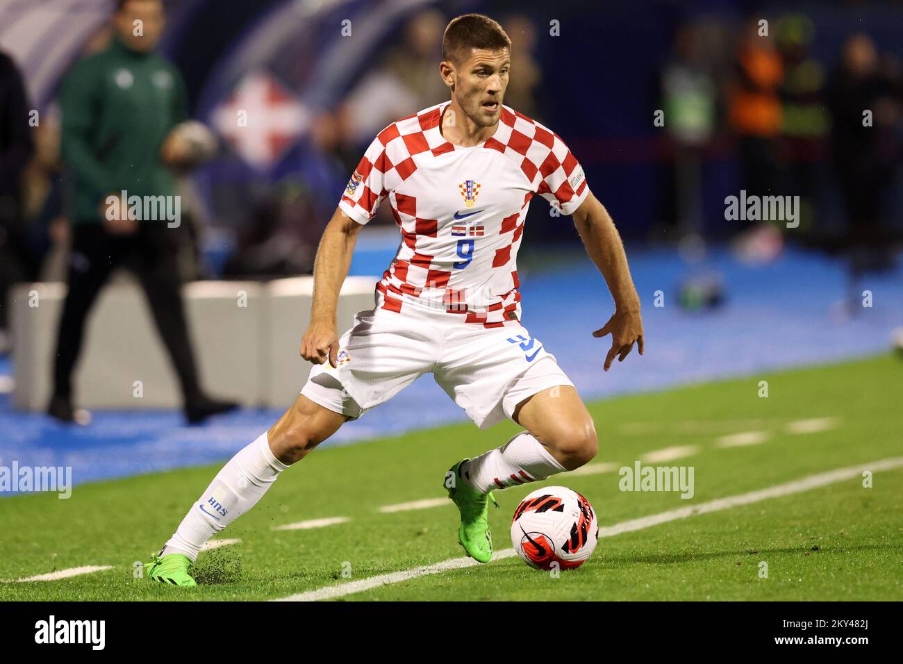 ZAGREB, CROATIE - SEPTEMBRE 22 : Andrej Kramaric, de Croatie, contrôle le ballon lors du match du groupe 1 de la Ligue des Nations de l'UEFA entre la Croatie et le Danemark au Stadion Maksimir on 22 septembre 2022, à Zagreb, en Croatie. Photo: Goran Stanzl/PIXSELL Banque D'Images