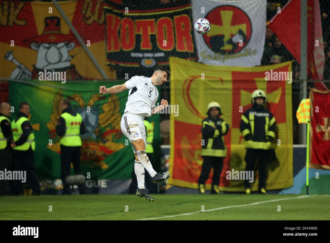 Sead Kolasinac lors de la série 5 du match de l'UEFA Nations League entre la Bosnie-Herzégovine et le Monténégro au stade Bilino Polje, à zenica, sur 23 septembre 2022. Photo: Armin Durgut/PIXSELL Banque D'Images