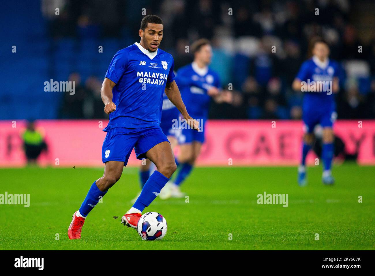 Cardiff, Royaume-Uni. 30th novembre 2022. Andy Rinomhota de Cardiff City en action. Cardiff City v Aston Villa au Peter Whittingham Memorial Match au Cardiff City Stadium le 30th novembre 2022. Crédit : Lewis Mitchell/Alay Live News Banque D'Images