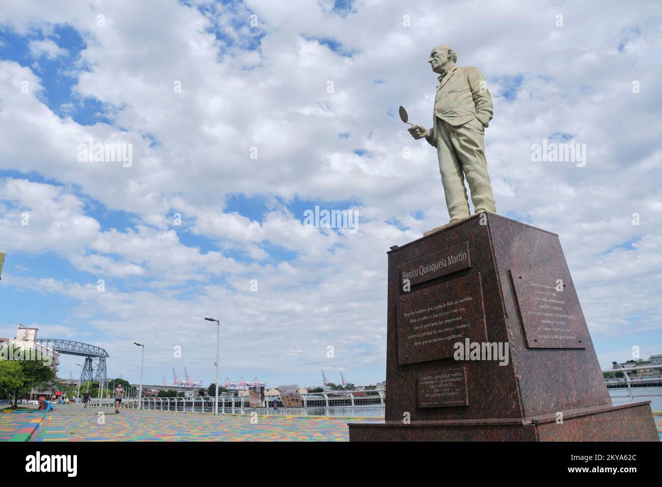 21 décembre 2021, Buenos Aires, Argentine: Sculpture du peintre et philanthrope Benito Quinquela Martin dans le quartier de la Boca, son retour au RI Banque D'Images