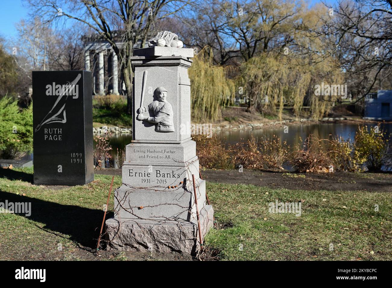 Chicago, Illinois, États-Unis. La tombe et le site de la célèbre star de baseball des Chicago Cubs, Ernie Banks. Banque D'Images