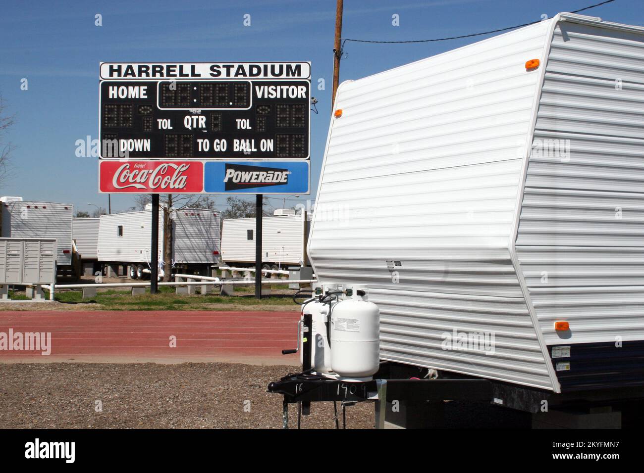 L'ouragan Katrina, la Nouvelle-Orléans, LA, 27 février 2006 - le stade Harrell est le site d'un nouveau parc de caravanes de voyage de la FEMA prêt à être occupé par des familles déplacées touchées par l'ouragan Katrina pour des logements temporaires. Robert Kaufmann/FEMA Banque D'Images