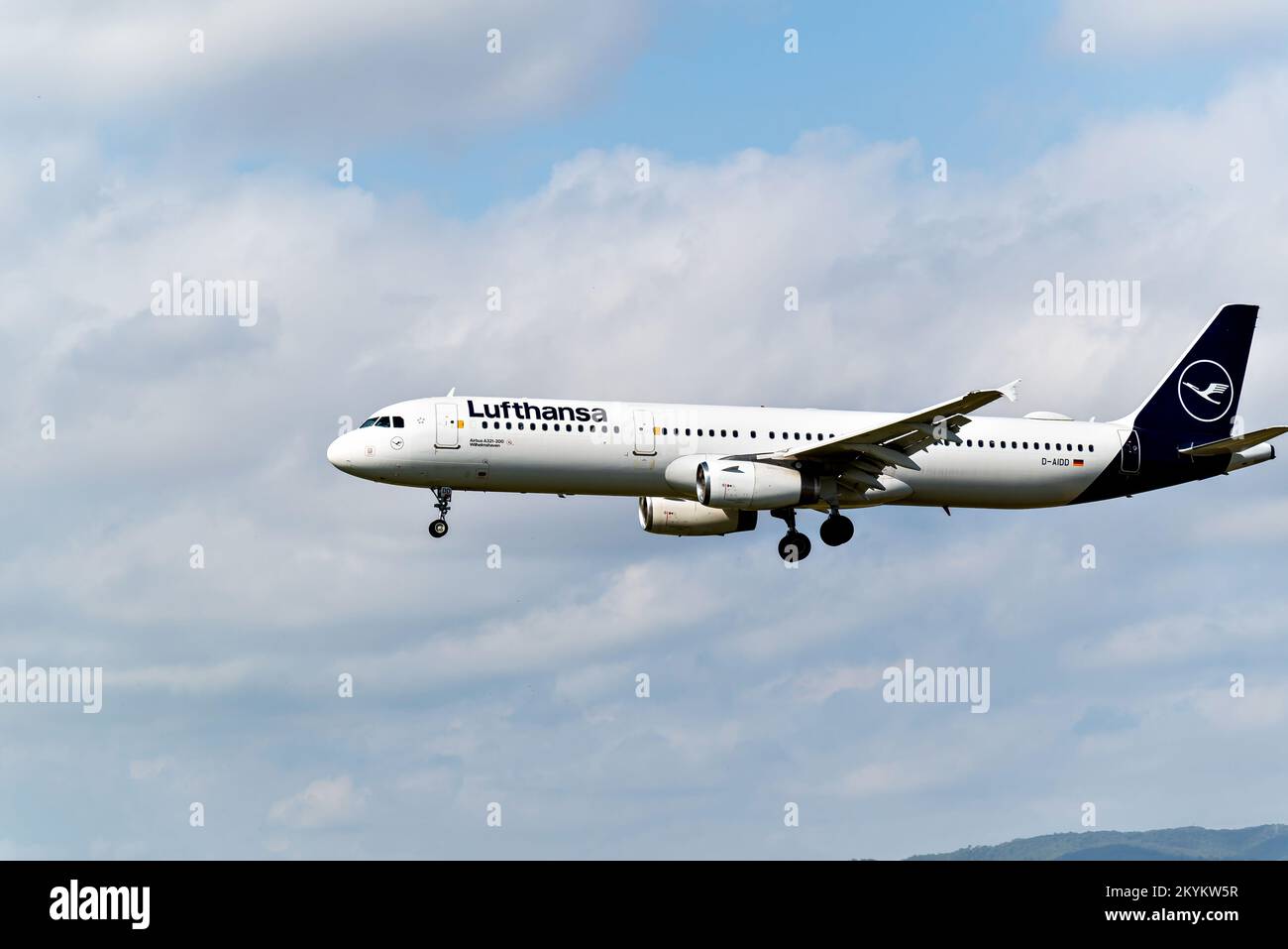 Barcelone, Espagne; 09 octobre 2022: Airbus A321-231 de la compagnie Lufthansa, atterrissage à l'aéroport Josep Tarradellas à Barcelone-El Prat Banque D'Images