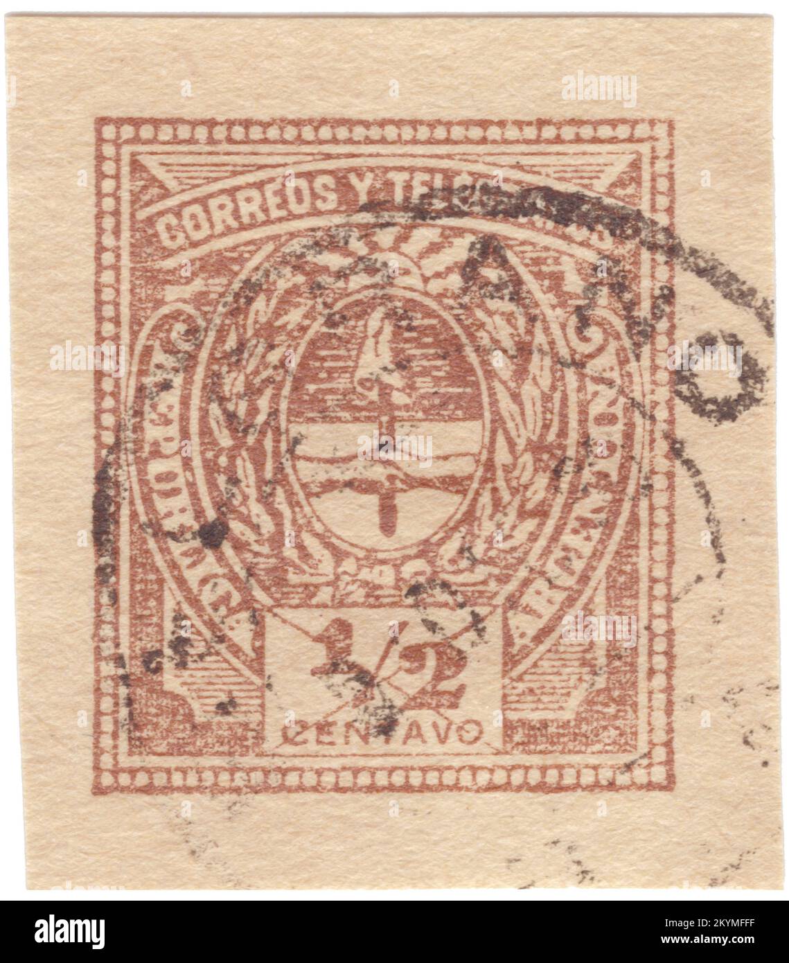 ARGENTINE - 1883 : fragment d'enveloppe originale avec timbre-poste marron ½ centavos préimprimé représentant des armoiries et inscrit au-dessus de 'CORREOS y TELEGRAFOS'. L'Argentine, officiellement la République Argentine, est un pays de la moitié sud de l'Amérique du Sud. Elle partage la majeure partie du cône Sud avec le Chili à l'ouest, et est également bordée par la Bolivie et le Paraguay au nord, le Brésil au nord-est, l'Uruguay et l'océan Atlantique Sud à l'est, et le passage Drake au sud. L'Argentine est un État fédéral subdivisé en vingt-trois provinces et une ville autonome Banque D'Images