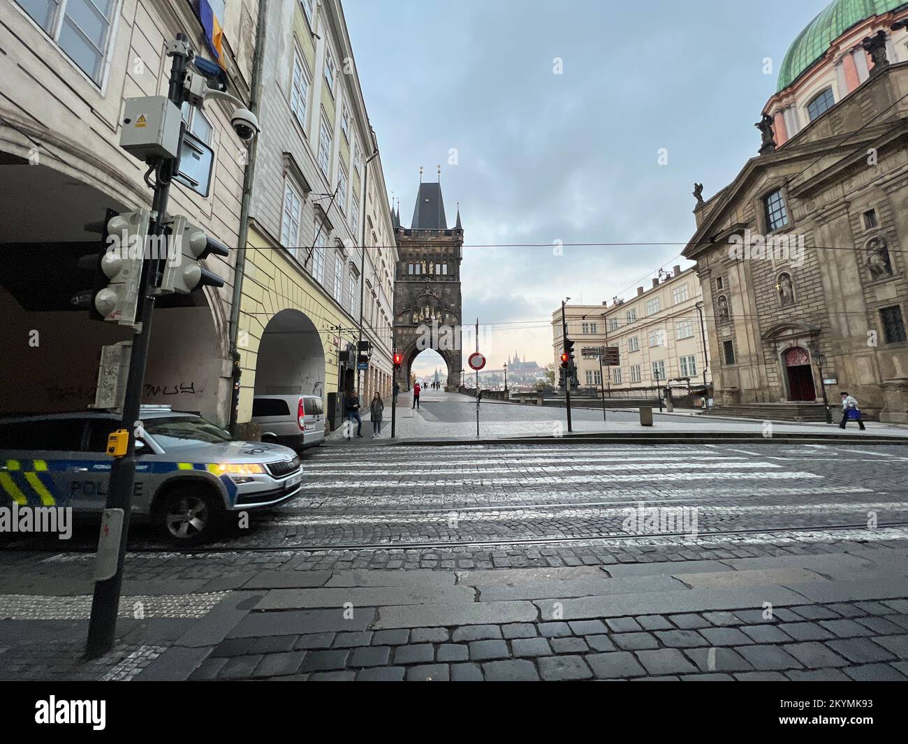 Vue sur le pont historique de Karlov dans la ville de Prague en République tchèque Banque D'Images