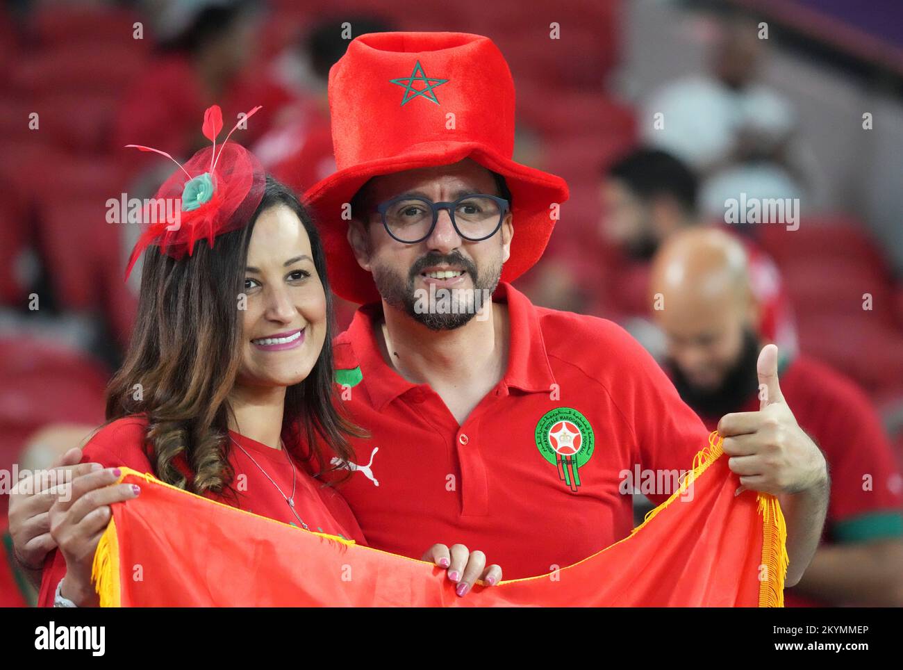 (221201) -- DOHA, le 1 décembre 2022 (Xinhua) -- les fans du Maroc posent avant le match du Groupe F entre le Canada et le Maroc à la coupe du monde de la FIFA 2022 au stade Al Thumama à Doha, Qatar, le 1 décembre 2022. (Module Xinhua/Li) Banque D'Images