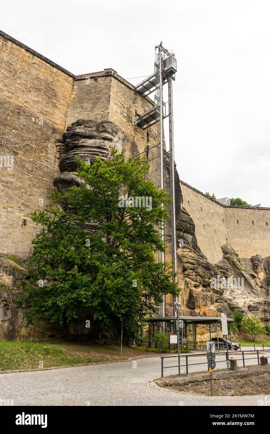 Konigstein est une immense forteresse dans le sud-est de l'Allemagne. Banque D'Images