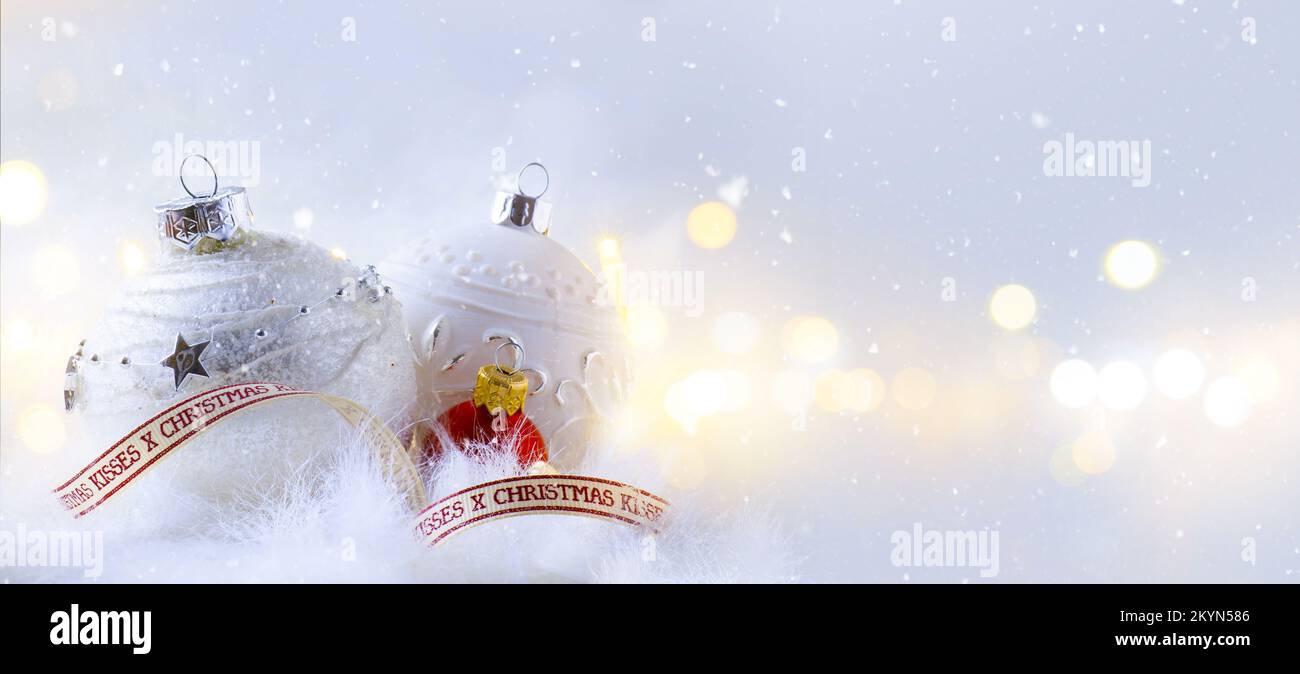 Carte de vœux ou bannière de Noël artistique; arrière-plan de fête de Noël avec décoration de Noël et lumière d'arbre de noël Banque D'Images