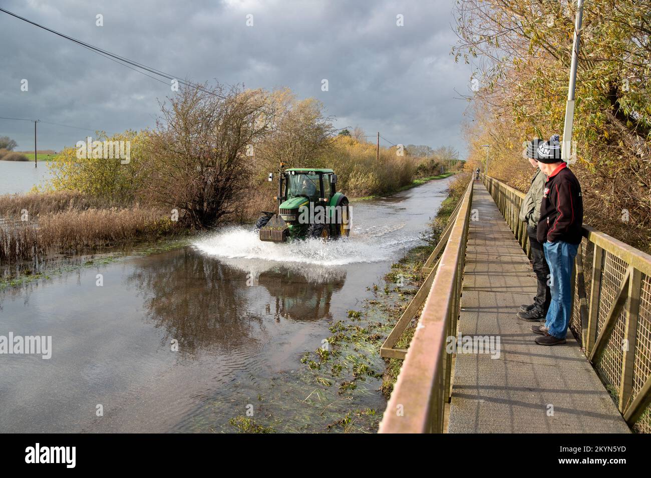 Voitures inondées Banque de photographies et d’images à haute résolution Alamy
