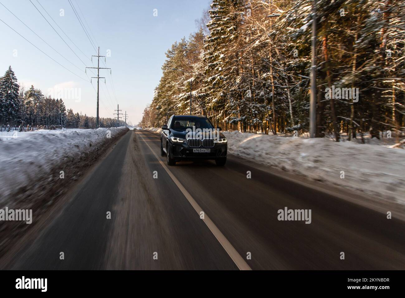 MOSCOU, RUSSIE - 05 FÉVRIER 2022 BMW X3 (G01). Un vus multisegment moderne et subcompact. Vue en mouvement de la BMW X3. BMW G01 Banque D'Images MOSCOU, RUSSIE - 05 FÉVRIER 2022 BMW X3 (G01). Un vus multisegment moderne et subcompact. Vue en mouvement de la BMW X3. BMW G01 Banque D'Images