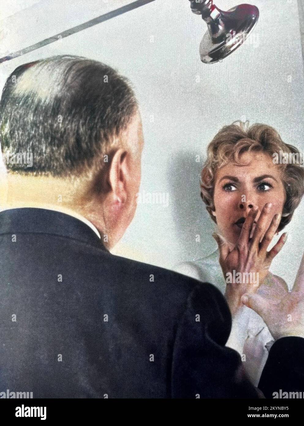 PSYCHO 1960 Paramount Pictures film avec Alfred Hitchcock dirigeant Janet Leigh dans la scène de la douche. Banque D'Images