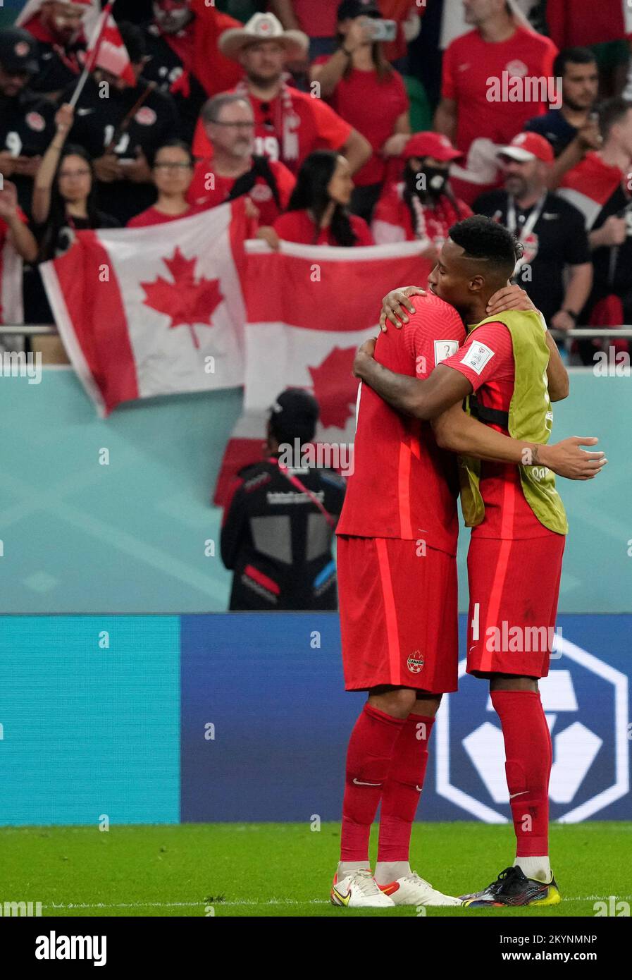 Doha, Qatar. 1st décembre 2022. Les joueurs du Canada réagissent après le match du Groupe F entre le Canada et le Maroc à la coupe du monde de la FIFA 2022 au stade Al Thumama à Doha, au Qatar, le 1 décembre 2022. Credit: Li Gang/Xinhua/Alay Live News Banque D'Images
