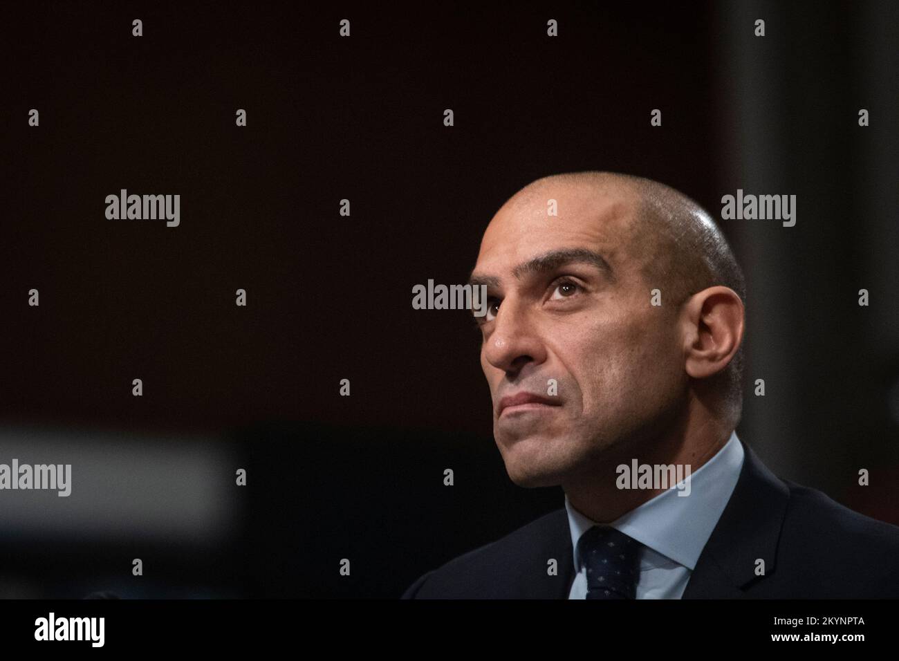 Rostin Behnam, président de la Commission des marchés à terme des produits de base, comparaît devant une audience du Comité sénatorial de l'agriculture, de la nutrition et des forêts pour examiner les leçons tirées de l'effondrement de la FTX, en se concentrant sur les raisons pour lesquelles le Congrès doit agir, dans le bâtiment Dirksen du bureau du Sénat à Washington, DC, jeudi, 1 décembre 2022. Crédit : Rod Lamkey/CNP/MediaPunch Banque D'Images
