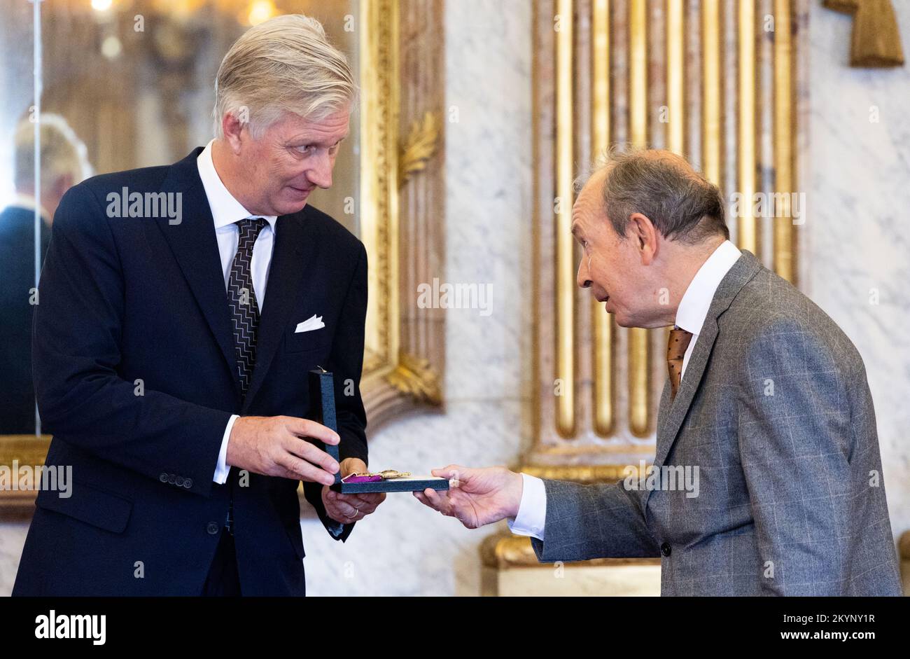 Bruxelles. Belgique, 01/12/2022, Roi Philippe - Filip de Belgique et Grand Officier de l'ordre de Léopold Didier Matray photographié lors d'une réception royale pour les personnes qui ont reçu la grâce de la noblesse, le jeudi 01 décembre 2022, au Palais Royal de Bruxelles. BELGA PHOTO BENOIT DOPPAGNE Banque D'Images