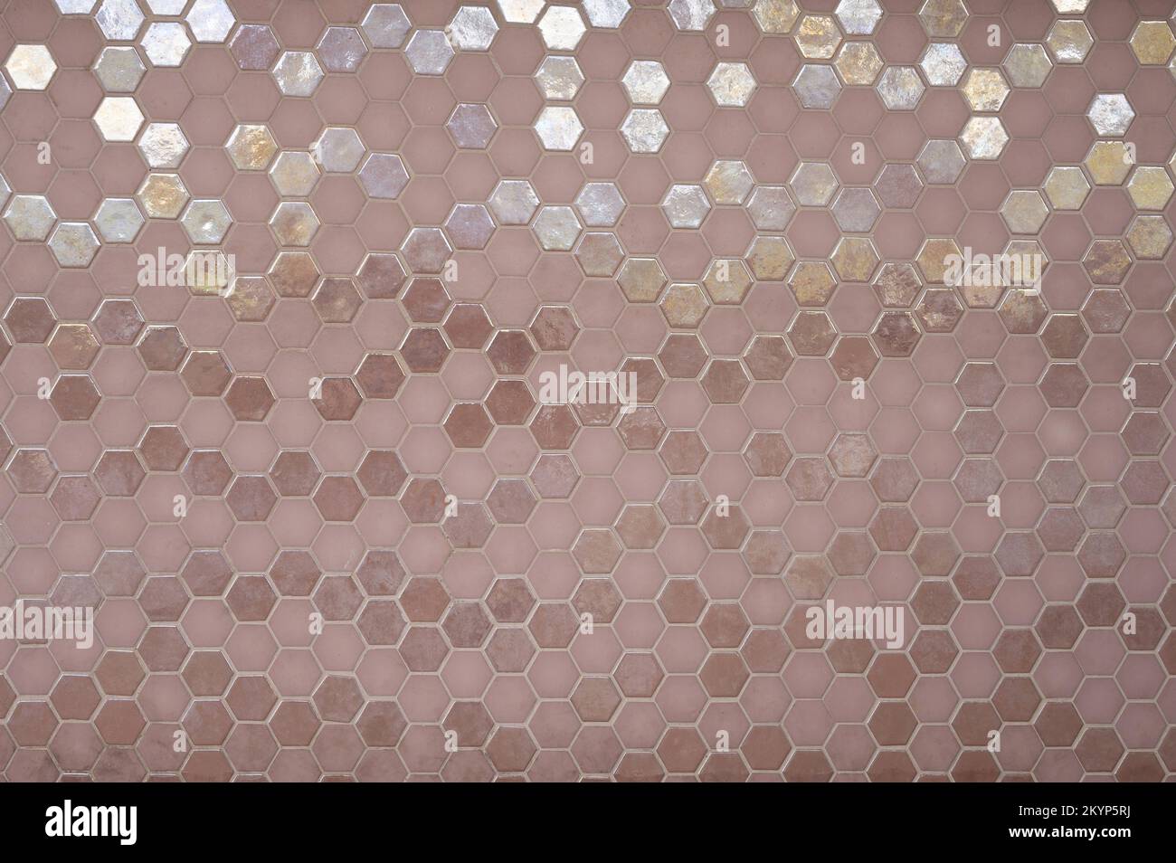 Fond en céramique beige avec forme de losange, vue rapprochée Banque D'Images