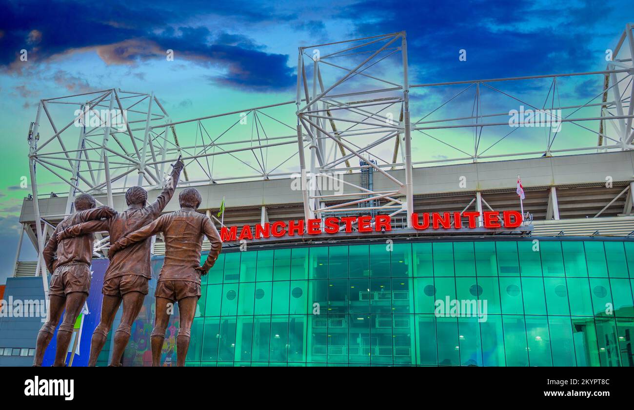 Photos du terrain de football d'Old Trafford, domicile du club de football de Manchester United. MUFC. Les photos montrent le lettrage rouge du club Banque D'Images