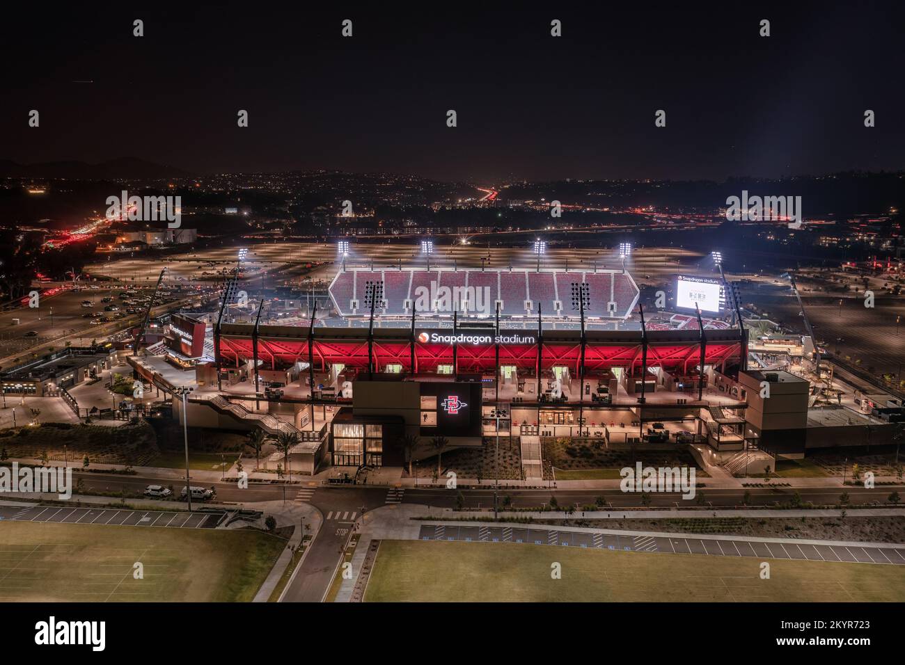 Stade Snapdragon à San Diego la nuit Banque D'Images