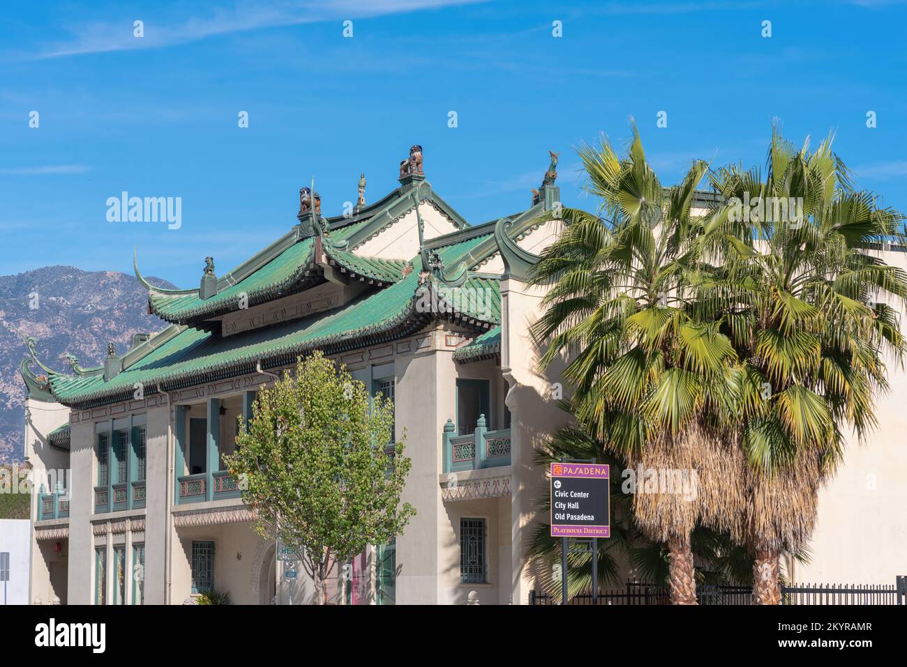 Le Pacific Asia Museum sur Los Robles Ave montré par une journée ensoleillée. Banque D'Images