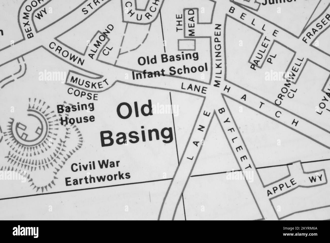 Vieux village de base dans Hampshire, Royaume-Uni carte de l'atlas nom de ville - noir et blanc Banque D'Images