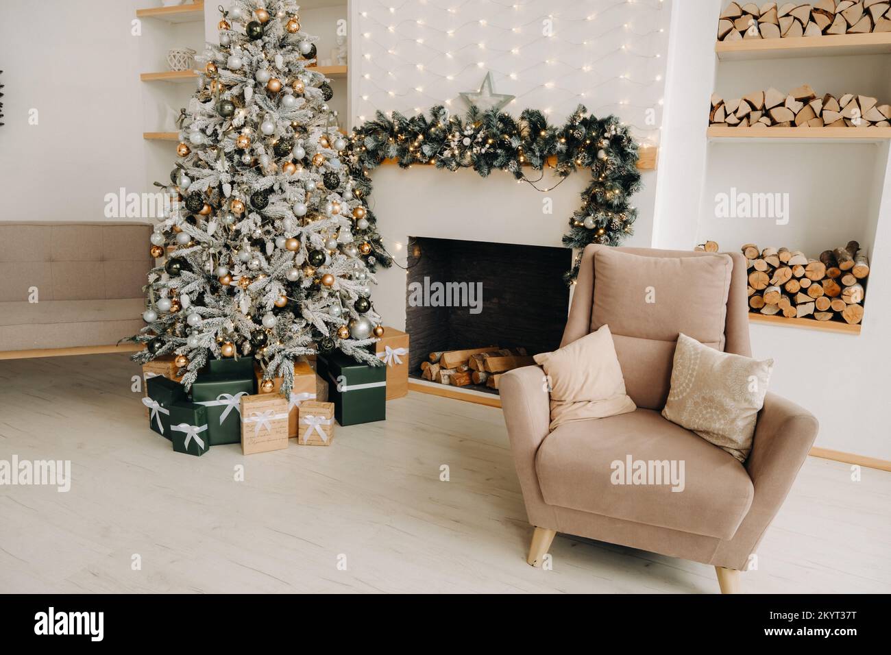 Arbre de Noël dans la maison de Noël intérieur.décoré zone de photo de Noël Banque D'Images