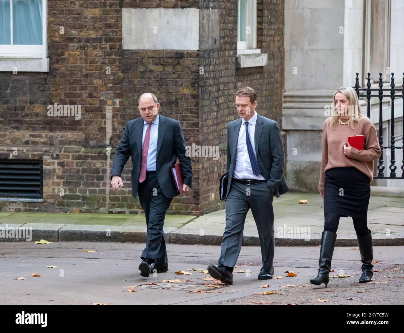 Ben Wallace et d'autres arrivant au 10 Downing Street, Londres, pour une réunion du cabinet Banque D'Images