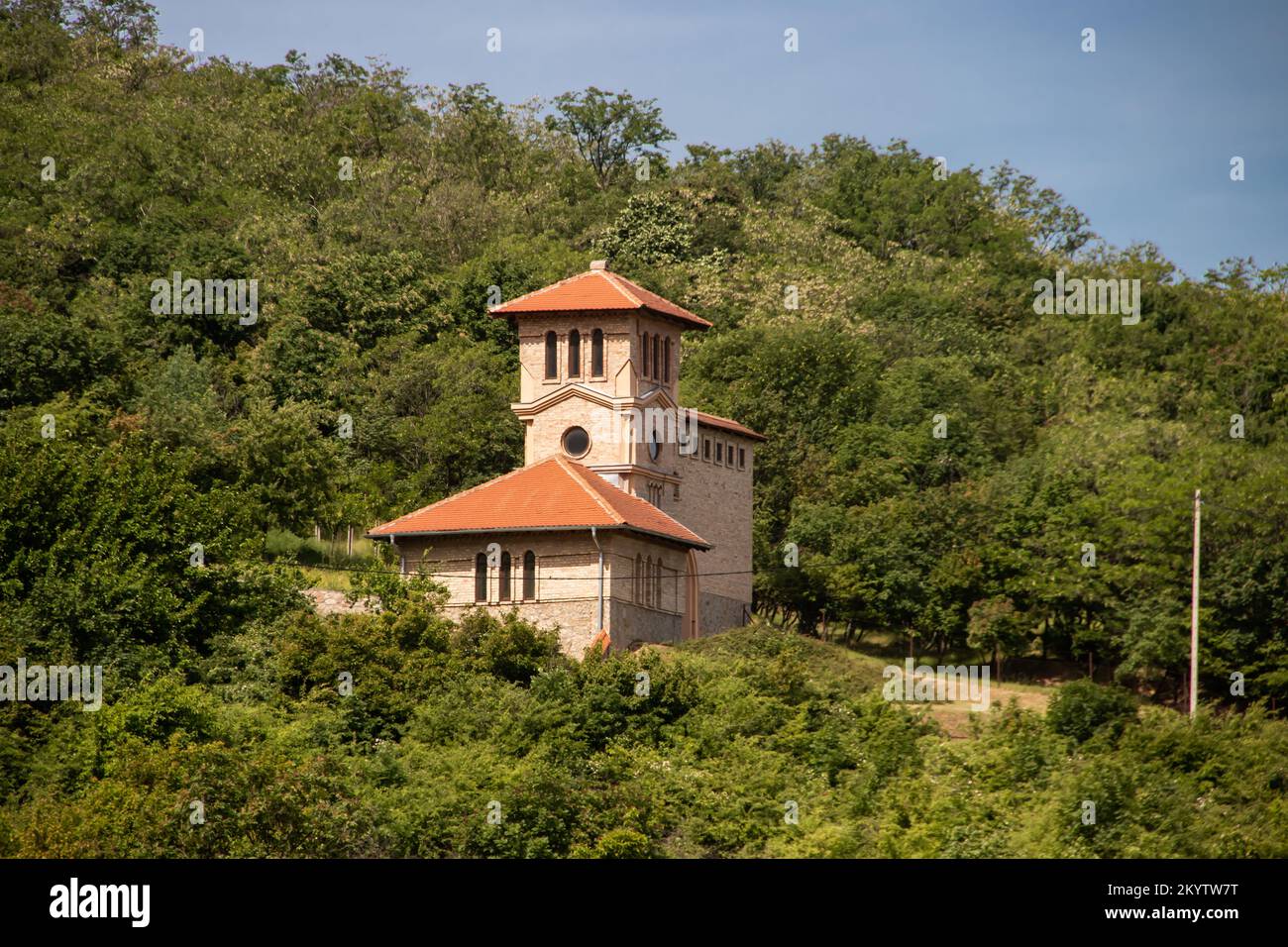 Monastère Malo Srediste près de la ville de Vrsac en Serbie, fait au 15e siècle par le despote Jovan Brankovic. Religion orthodoxe, église, monastère Banque D'Images