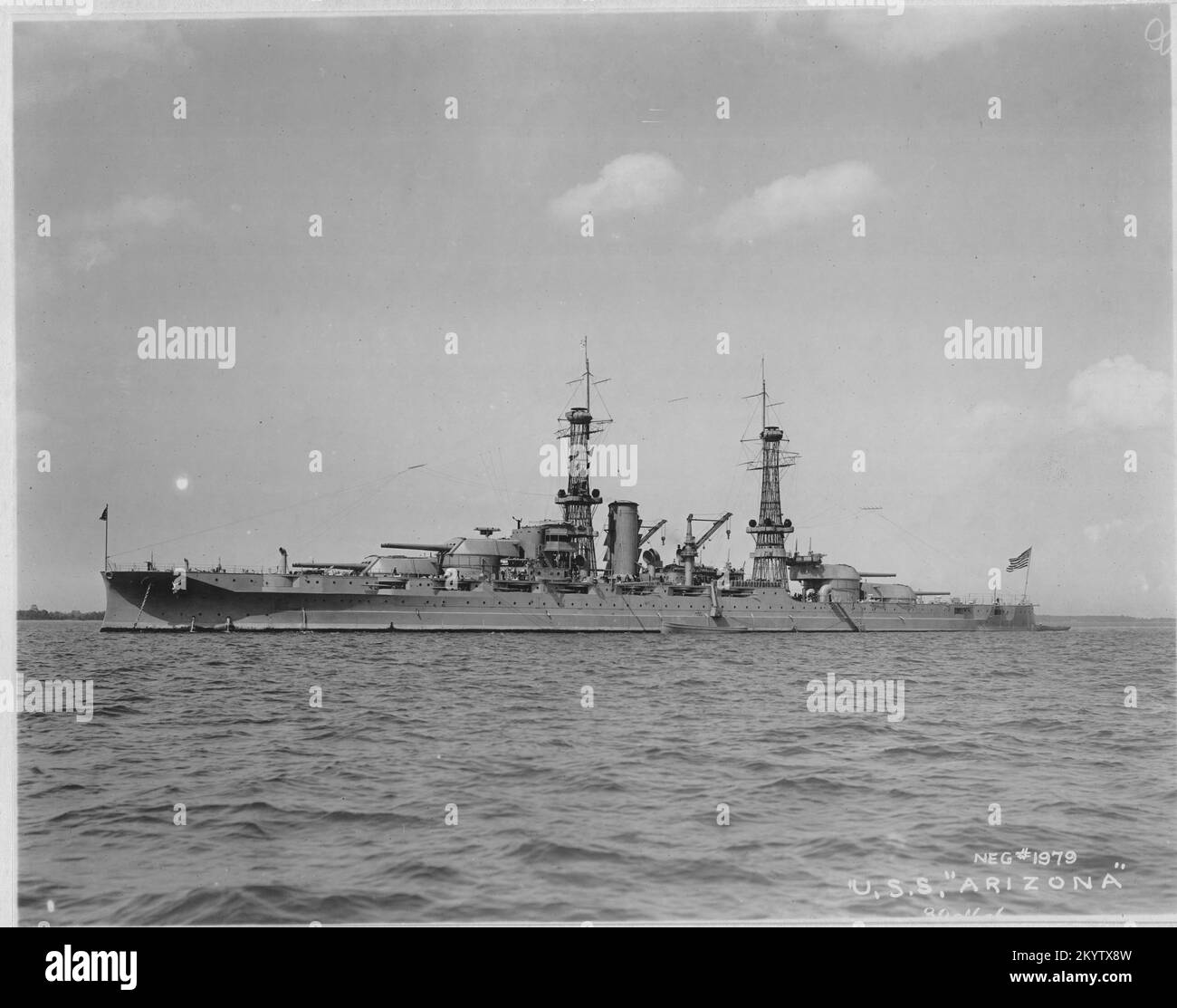 Arizona (BB39) Port Bow, en cours , navires, navires, bateaux, Histoire navale, Marine Banque D'Images