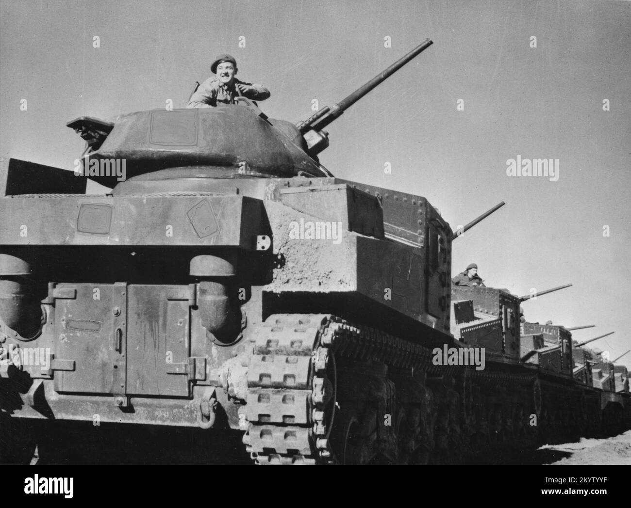 Une photo vintage vers mars 1943 d'une ligne d'American construit M3 chars de taille moyenne Grant sur le défilé en Australie pendant la Guerre mondiale 2. Ces véhicules ont été fournis dans le cadre du programme de location à long terme. Banque D'Images