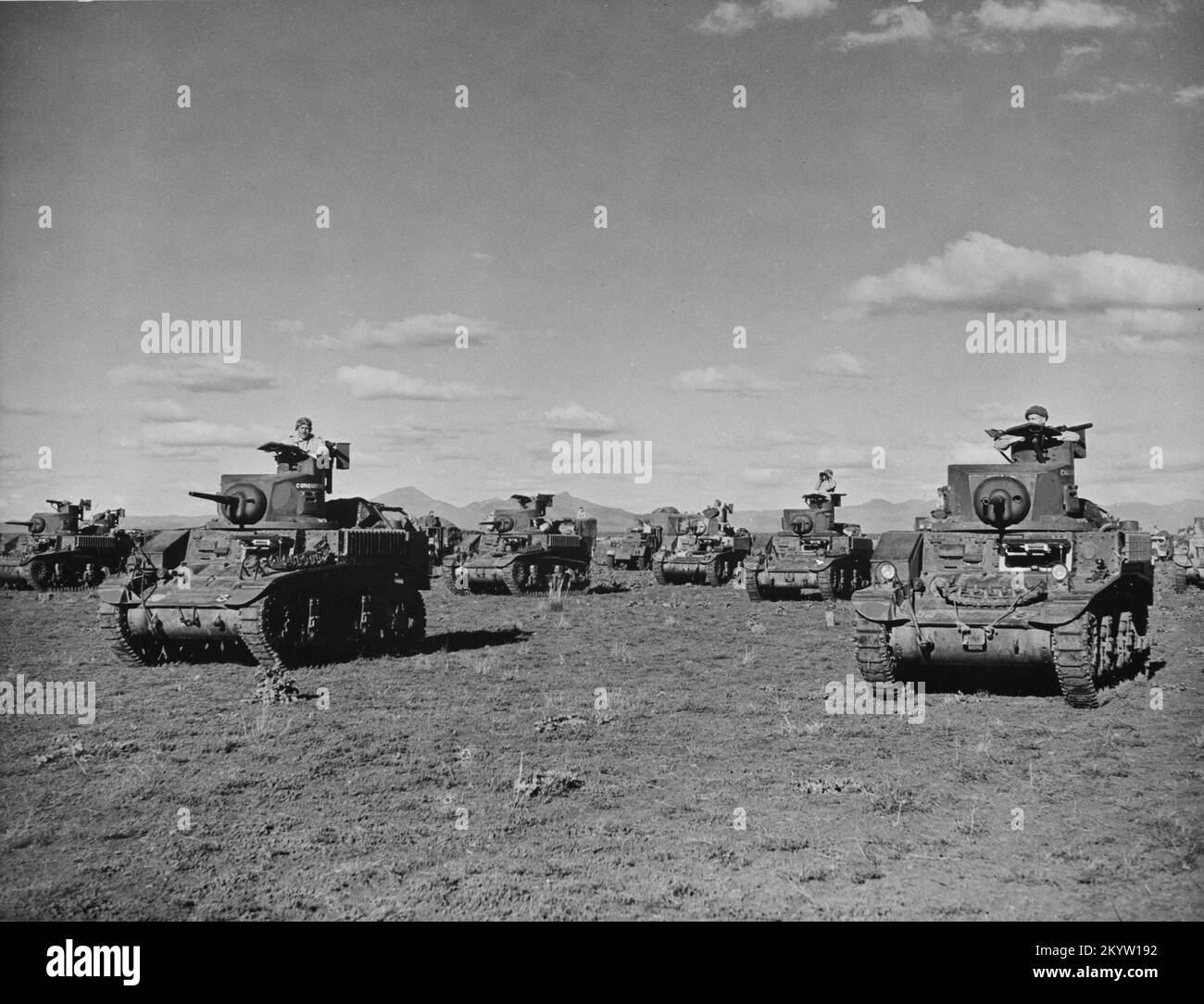 Une photo d'époque des environs de mars 1943 de l'américain construit M3 chars légers Stuart sur des manoeuvres en Australie pendant la guerre mondiale 2. Ces véhicules ont été fournis dans le cadre du programme de location à long terme. Banque D'Images