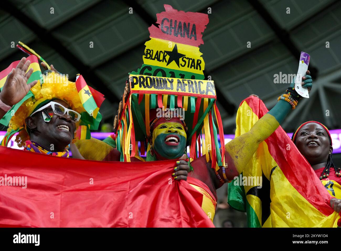 Ghana fans dans les stands pendant le match de la coupe du monde de la FIFA du groupe H au stade Al Janoub à Al-Wakrah, Qatar. Date de la photo: Vendredi 2 décembre 2022. Banque D'Images