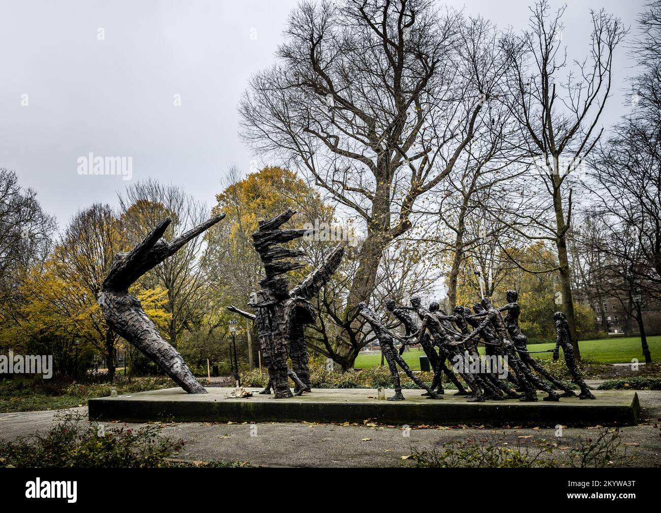 AMSTERDAM - le Monument national à l'esclavage dans l'Oosterpark, à l'occasion de la journée internationale pour l'abolition de l'esclavage. Le plan est que huit ministres, dont Mark Rutte lui-même, s'excusent pour le passé esclavagiste à divers endroits dans le monde sur 19 décembre. ANP REMKO DE WAAL pays-bas hors - belgique hors Banque D'Images