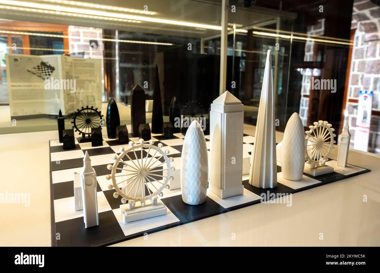 Jeu d'échecs Skyline de Londres. Jeux d'échecs d'Angleterre. Pièces d'échecs. Figurine d'échecs Royaume-Uni Banque D'Images