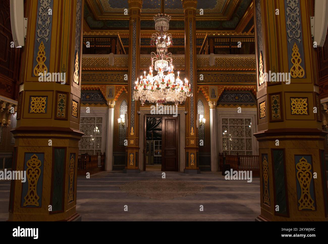 La magnifique vue intérieure de la mosquée Yildiz Hamidiye. Le travail du sultan Abdulhamid. Banque D'Images