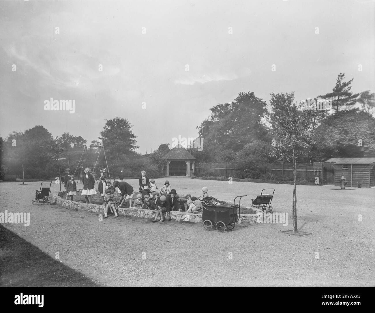 Photographie d'époque - 1931 - enfants du terrain de jeux Smithson, Hitchin, Herefordshire Banque D'Images