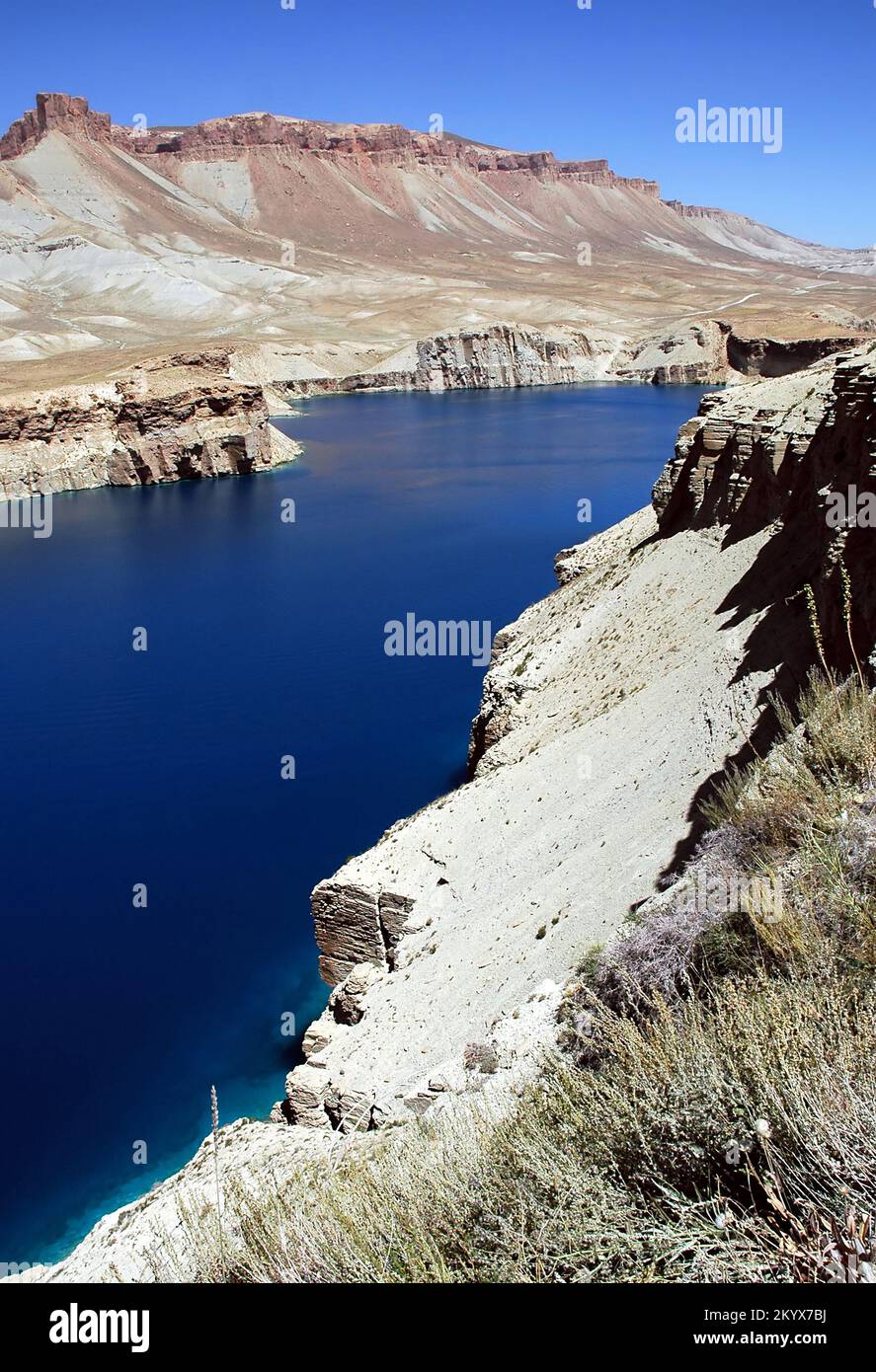 Les lacs de la bande e Amir près de Bamyan (Bamiyan), dans le centre de l'Afghanistan. C'est le plus grand des lacs bleus naturels de la bande e Amir. Banque D'Images