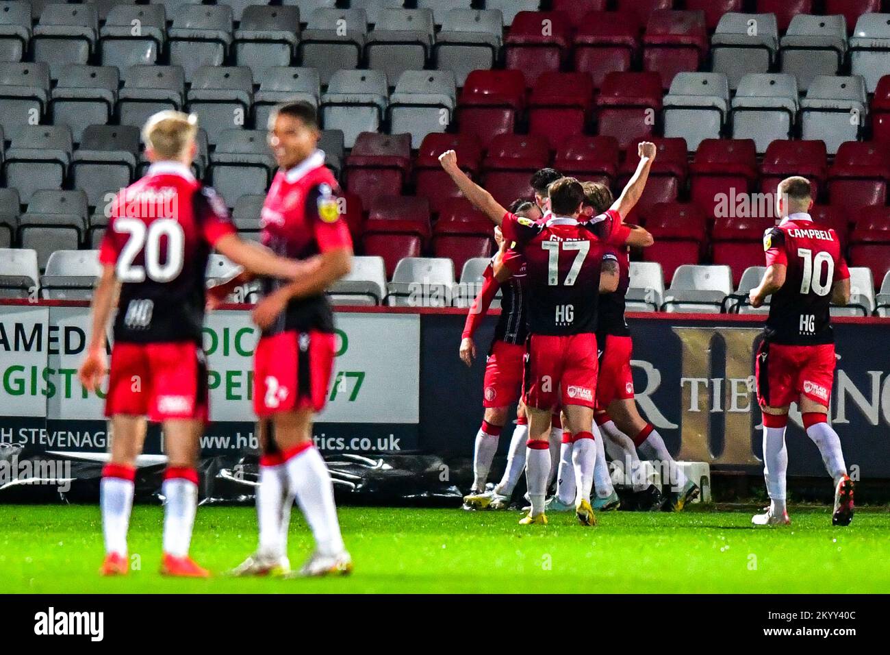 Stevenage Célébrez Luke Norris (Stevenage 9) but stevenage 5th lors du match de la Sky Bet League 2 entre Stevenage et Barrow au stade Lamex, Stevenage, le vendredi 2nd décembre 2022. (Crédit : Kevin Hodgson | ACTUALITÉS MI) crédit : ACTUALITÉS MI et sport /Actualités Alay Live Banque D'Images