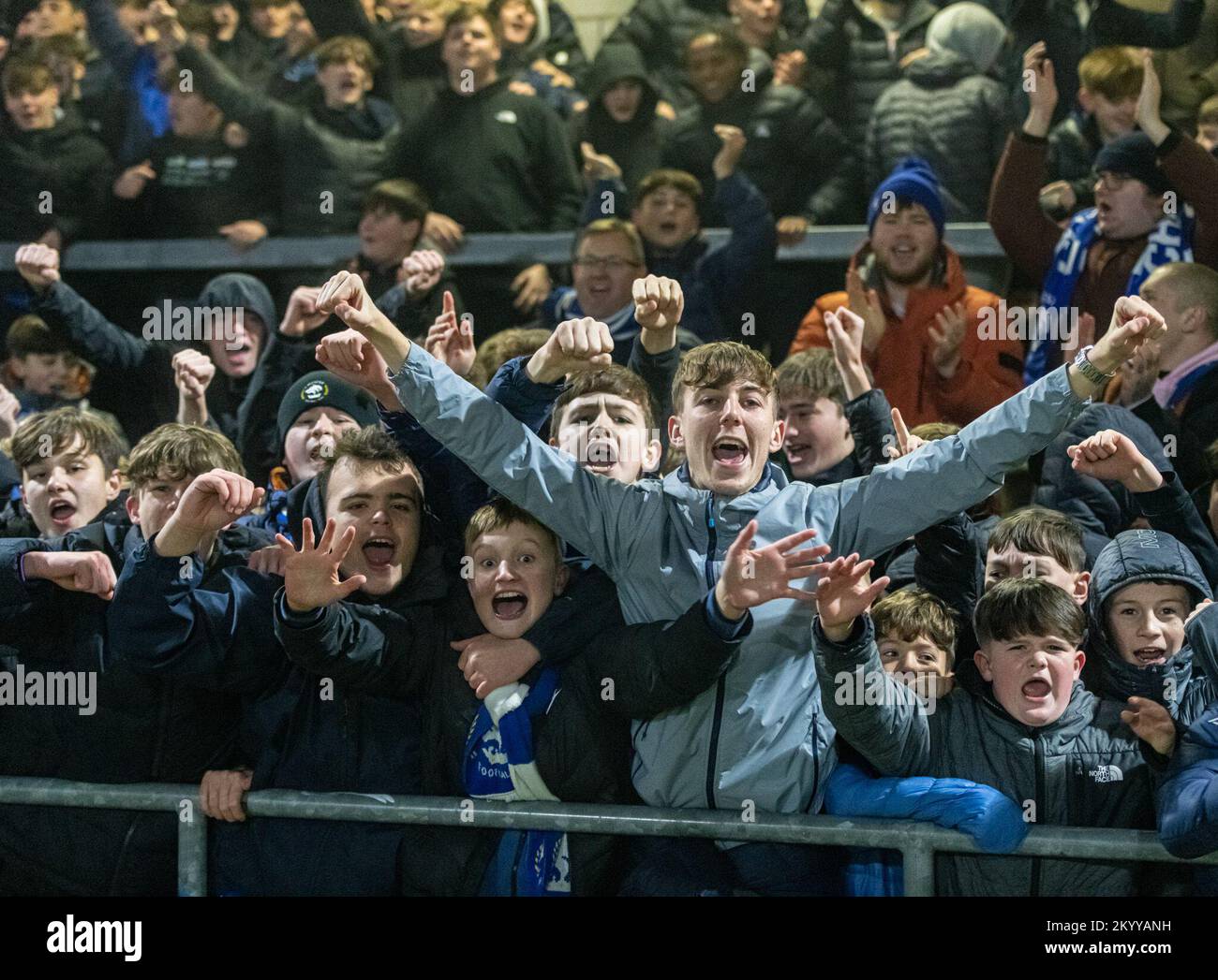 Chester, Royaume-Uni. 02nd décembre 2022. Les fans célèbrent à plein temps le Chester football Club V Blyth Spartans A.F.C au Deva Stadium, dans la National League North, Chester, Cheshire, Angleterre. 2 décembre 2022 (Credit image: ©Cody Froggatt) Credit: Cody Froggatt/Alamy Live News Banque D'Images