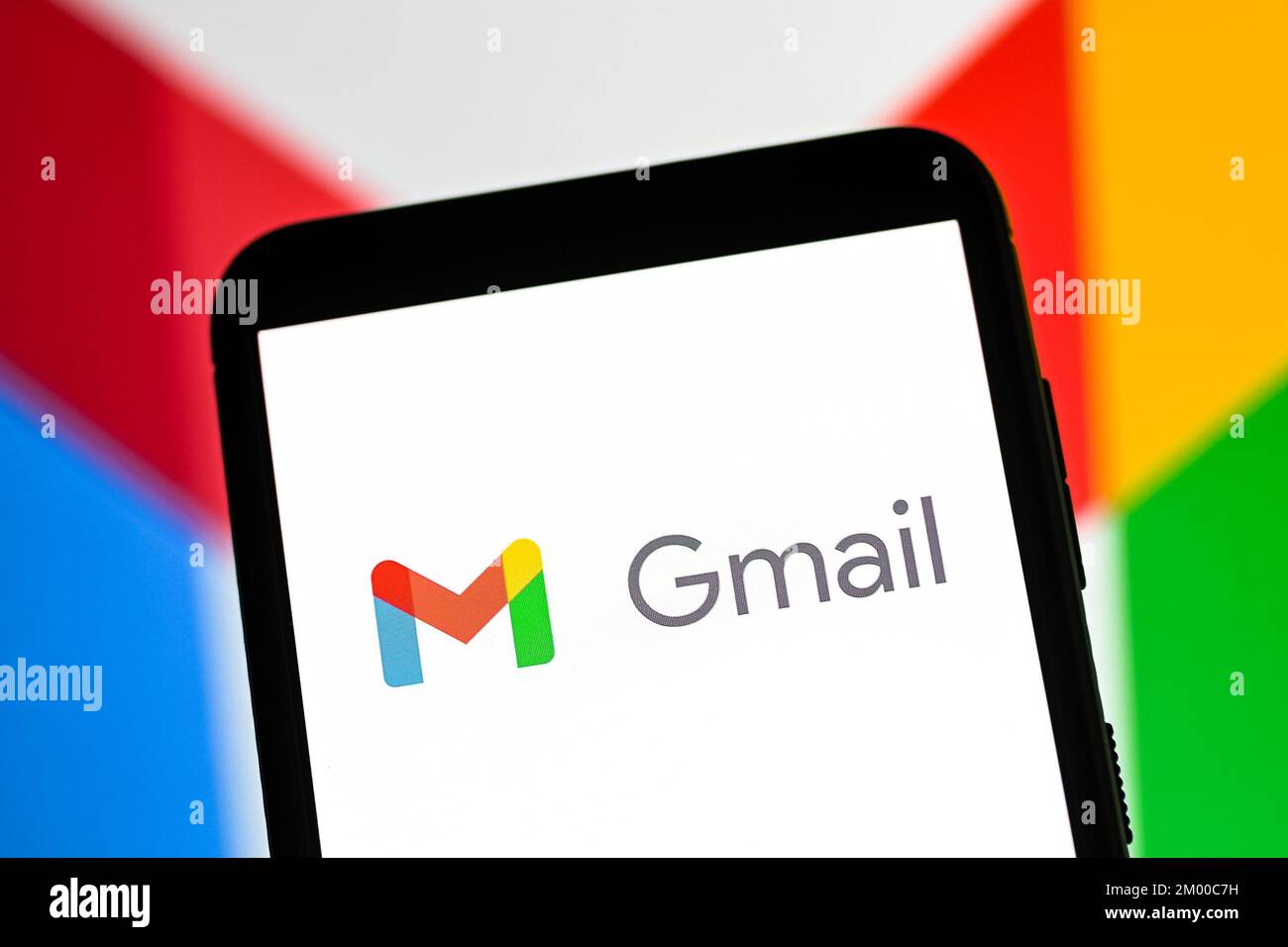Dans cette illustration photo, un logo Google Gmail s'affiche sur un smartphone. Banque D'Images
