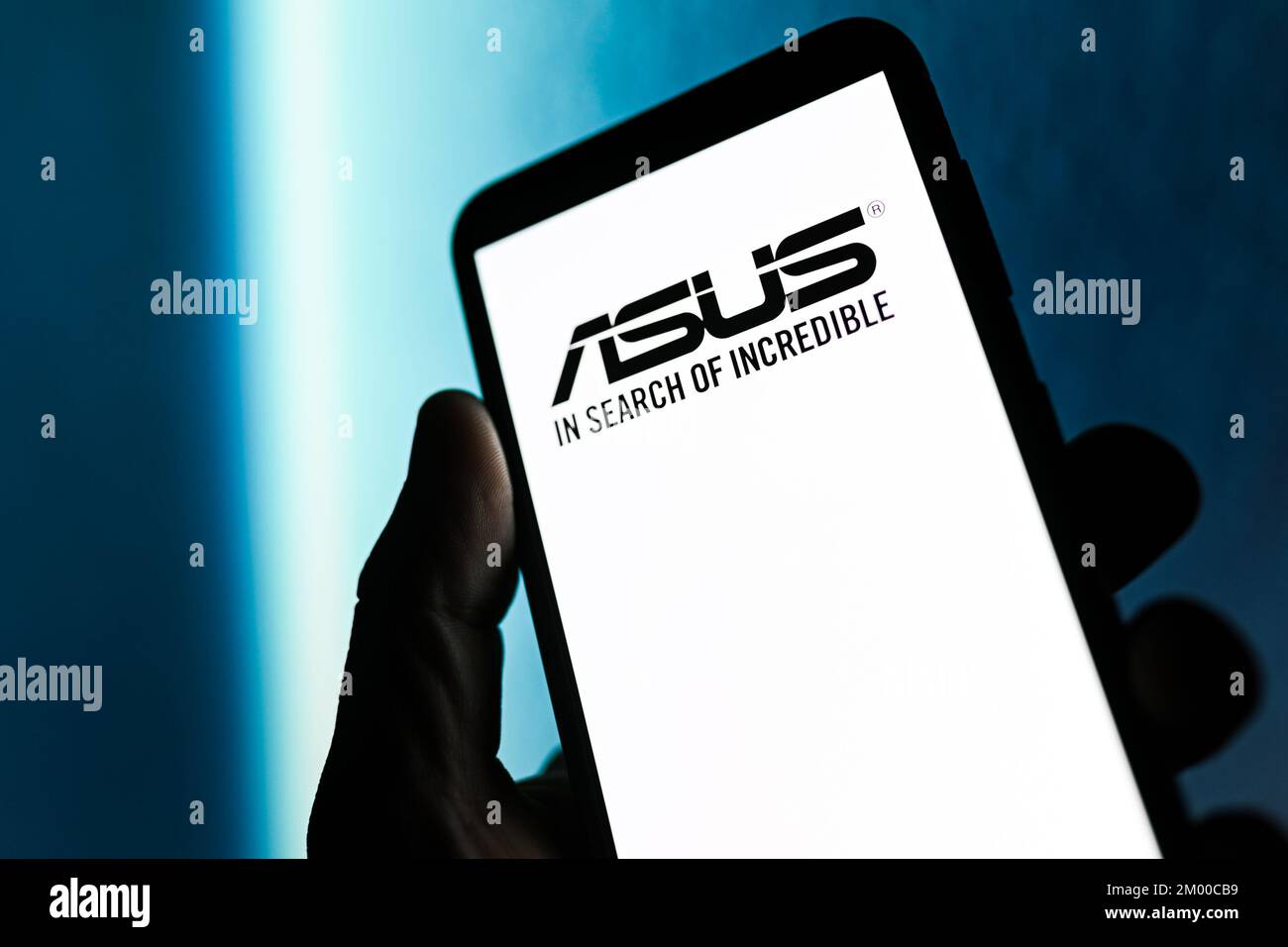 Sur cette photo, un logo Asus apparaît sur un smartphone. (Photo de Mateusz Slodkowski / SOPA Images / Sipa USA) Banque D'Images