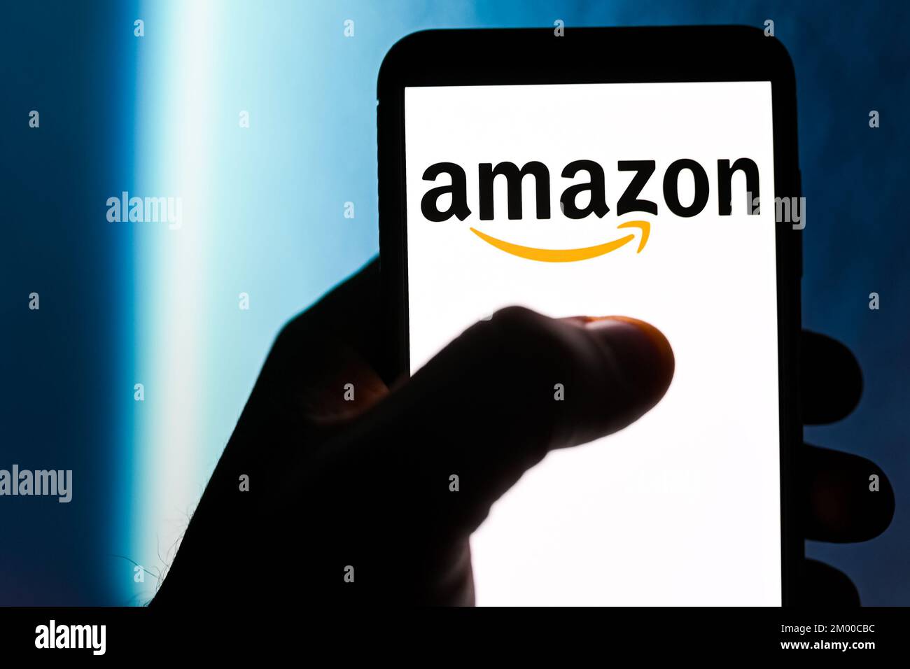 Sur cette photo, un logo Amazon apparaît sur un smartphone. (Photo de Mateusz Slodkowski / SOPA Images / Sipa USA) Banque D'Images